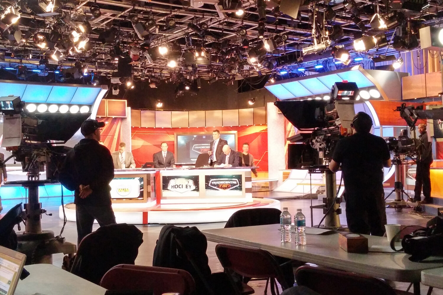 HOW TO BECOME A SPORTS BROADCASTER